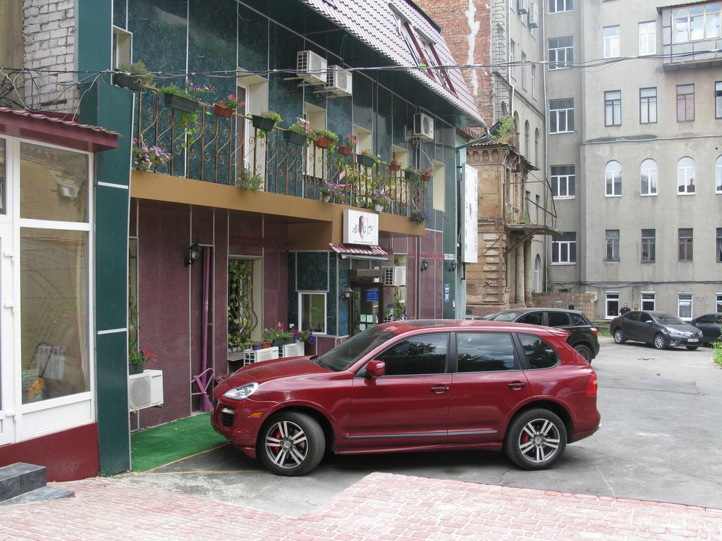 Yellow Unlimited Hotel 4 Charkiw Exterior foto