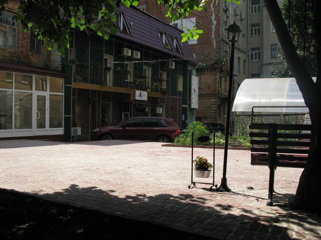 Yellow Unlimited Hotel 4 Charkiw Exterior foto